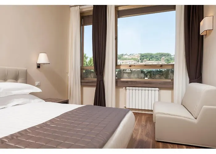 Gasthuis Window On Rome
